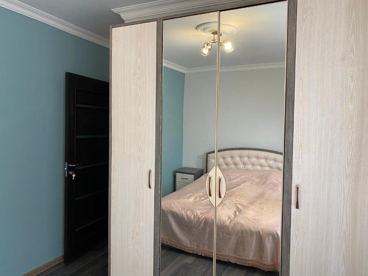 Lovely 2-Bedroom Apartment Near Ayb School Dilisan Kültér fotó