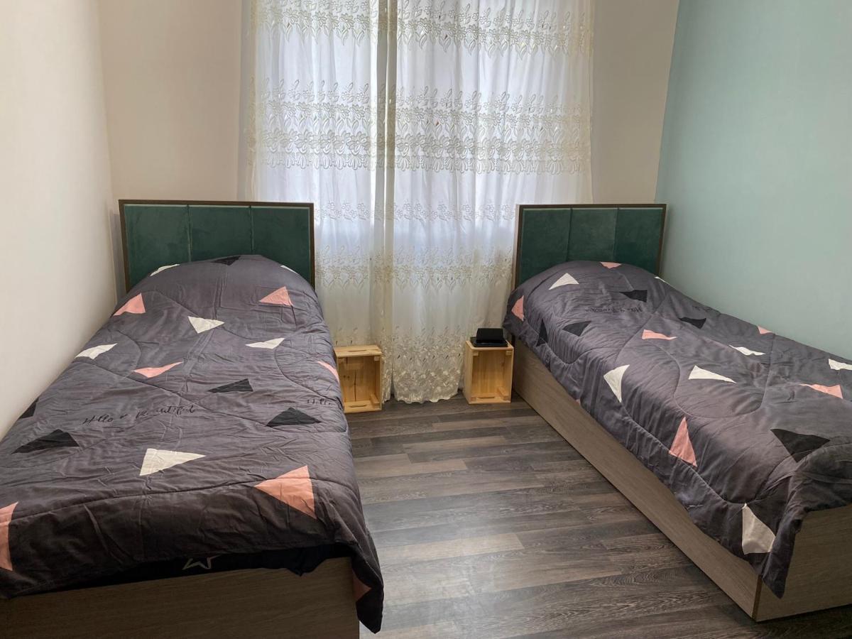 Lovely 2-Bedroom Apartment Near Ayb School Dilisan Kültér fotó